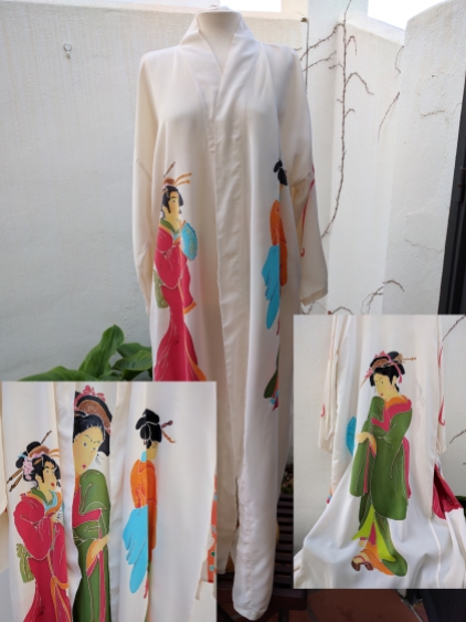 Silk Kimono: 3 Geishas